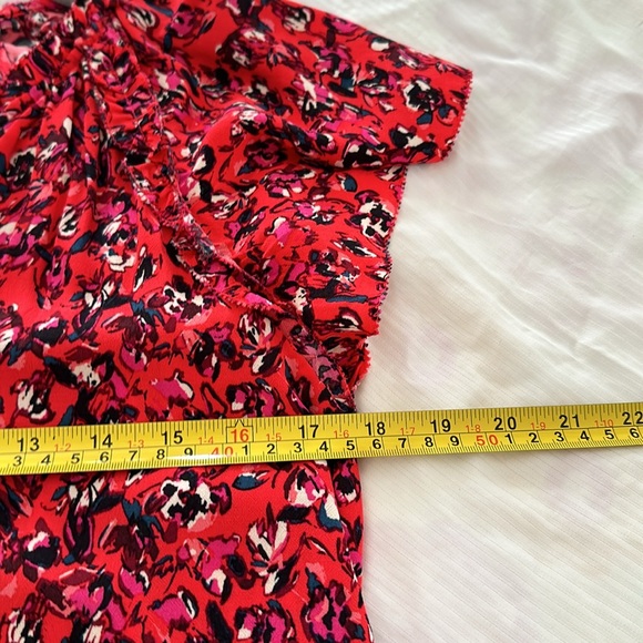 Evereve Flutter Sleeve Blouse Medium - Picture 3 of 6